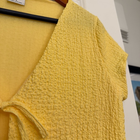 Abercrombie & Fitch Yellow Bubble Knit Tie-Front Short Sleeve Top, S NWOT - Picture 7 of 9